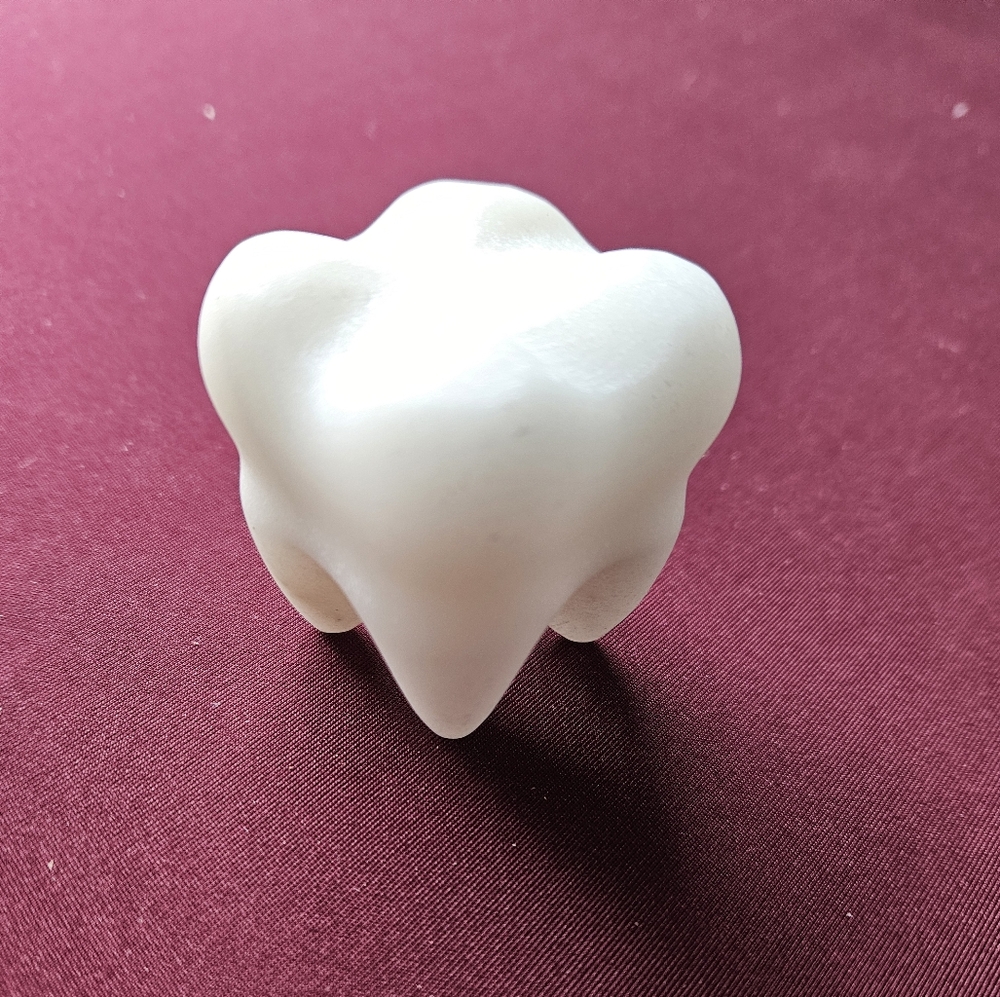 White jade molar